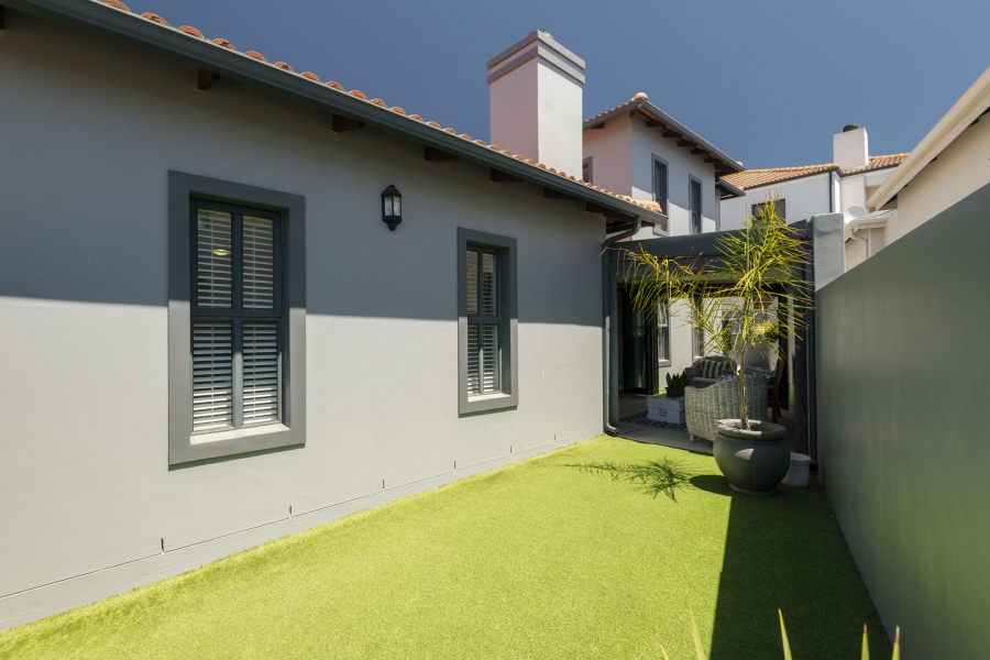4 Bedroom Property for Sale in Calypso Beach Western Cape